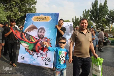 تشییع پیکر شهید صادق محمدزاده از شهدای تیپ فاطمیون