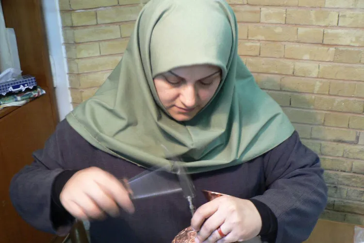 هنرمندی که قلمزنی قرآن را در کارنامه خود دارد