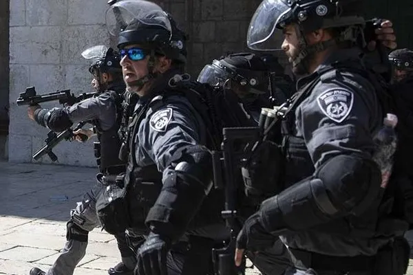 İsrail güçleri Batı Şeria'da 25 Filistinliyi gözaltına aldı