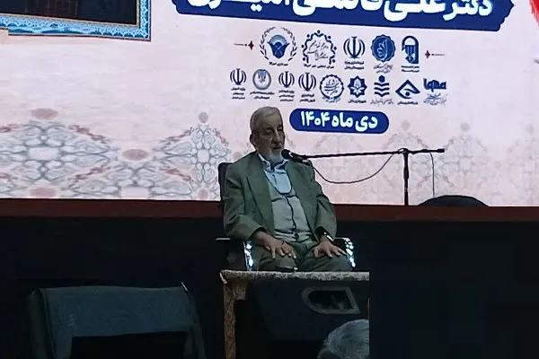تقدم تربیت اعتقادی بر قانون در سیره نبوی