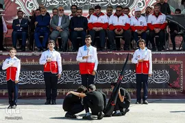 آیین بدرقه کاروان اربعینی امداد و درمان هلال احمر به مناطق مرزی در ایران و کشور عراق