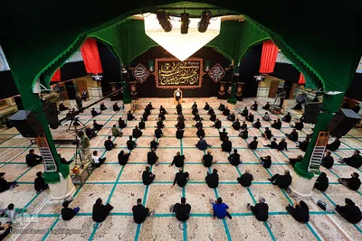 تعویض پرچم حسینیه اعظم زنجان‎‎