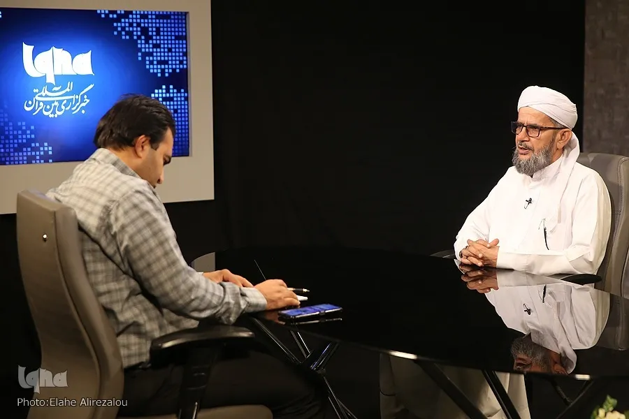 علما منافع حاصل از اندیشه تقریب را برای مردم تبیین کنند + فیلم 