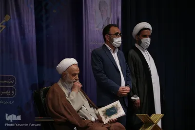 نشست صمیمی استاندار خراسان رضوی با نخبگان، فعالان و پیشکسوتان قرآنی