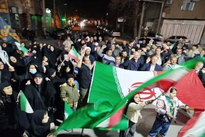 تجمع مردمی در بیعت با سومین امام انقلاب در خرم‌آباد