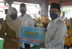 Hafidz dan Qori’ Mojokerto Juara MTQ Nasional Terima Penghargaan Bupati Ikfina