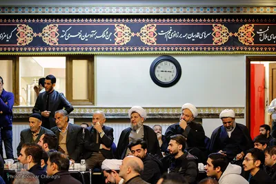 تشییع پیکر جهادگر تهرانی امیرمحمد اژدری بر روی دستان مردم ‍‍