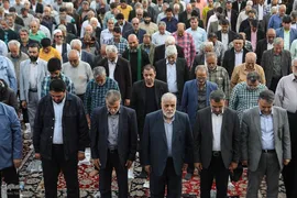 نماز عید سعید فطر در حرم حضرت عبدالعظیم(ع)