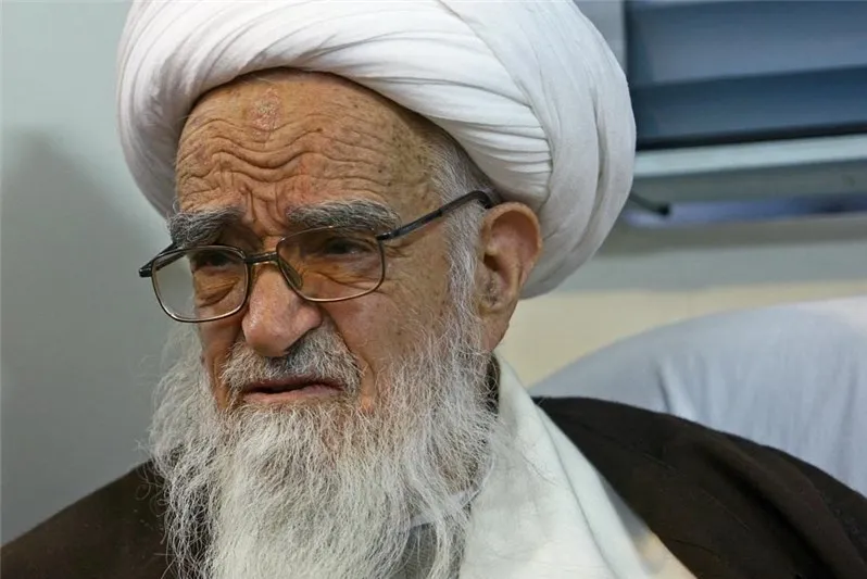 راه‌حل مشکلات موجود همت جهادی و کنار گذاشتن منافع جناحی است