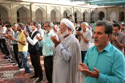 اقامه نماز عید قربان در مسجد ملا اسماعیل یزد
