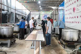 هم‌نمکی ده هزار نفره در عید غدیر