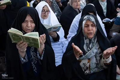 زمزمه دعای عرفه در قزوین