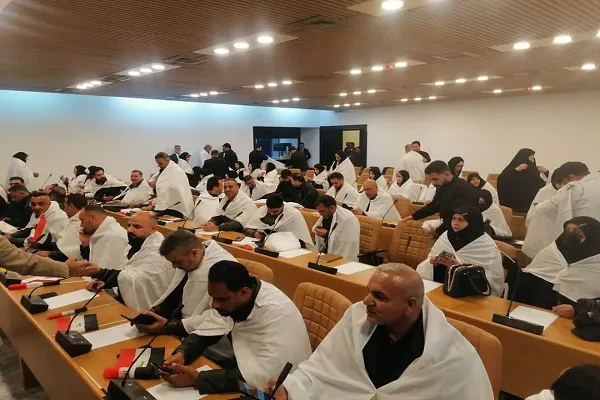 آغاز اولین جلسه پارلمان جدید عراق با کفن‌پوشی جریان صدر + فیلم