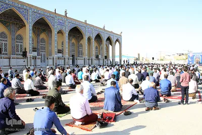 اقامه نماز عید فطر در امامزاده جعفر(ع) یزد