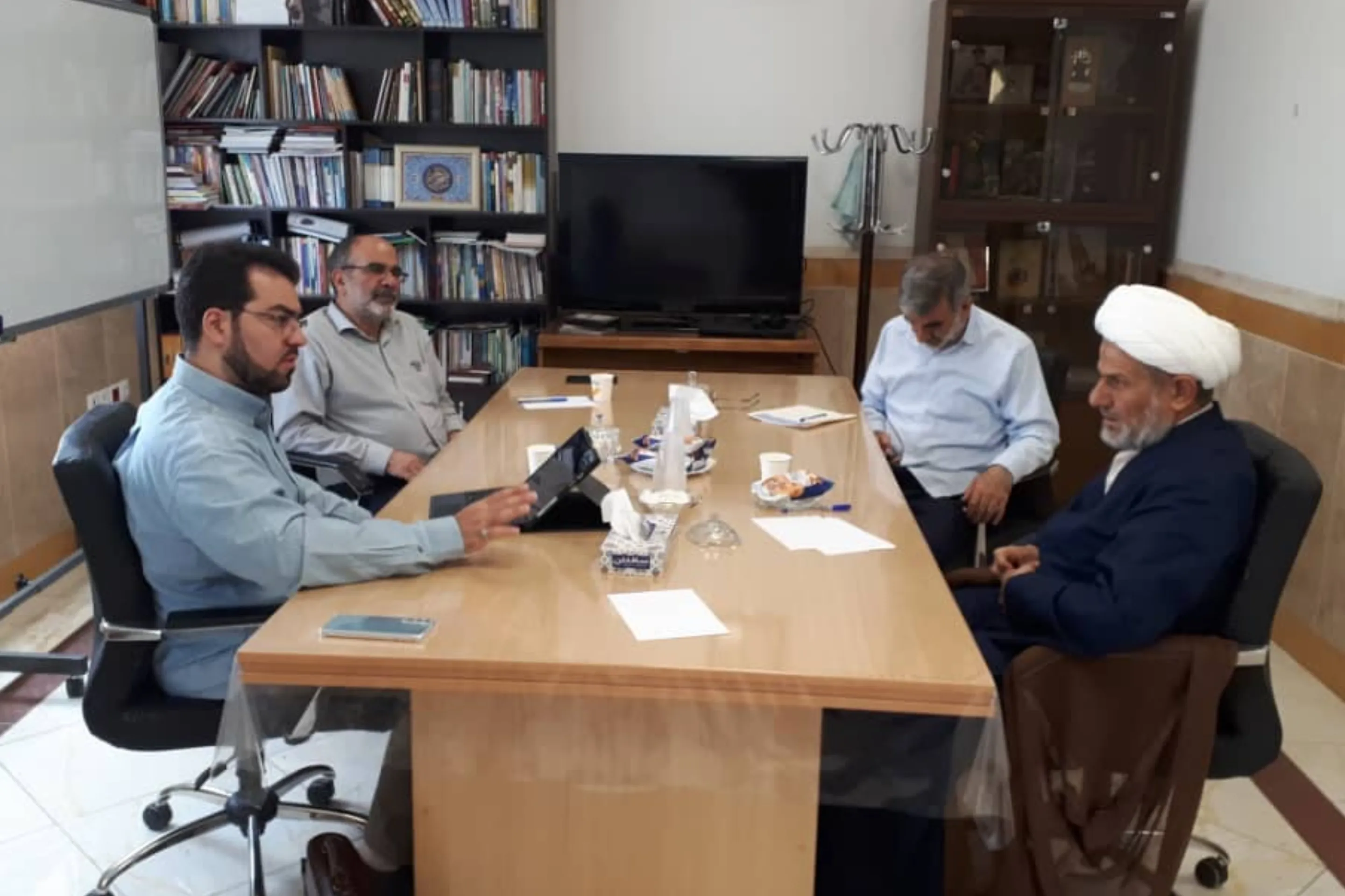 جلسه مشترک کارگروه قرآنی ستاد اربعین و نماینده قرآنی حشدالشعبی برگزار شد