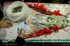 استقبال از پیکر شهید مدافع امنیت در حرم مطهر شاهچراغ(ع)