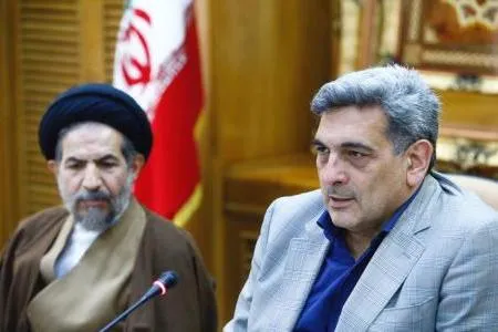 تمامی مراکز شهرداری تهران ملزم به پخش اذان شدند/ بدون رودربایستی راجع به مشکلات مردم صحبت کنیم