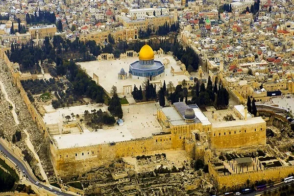 Netanyahu e Enviado dos EUA Visitam Mesquita Al-Aqsa, Provocando Condenação