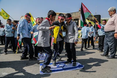 تجمع دانش آموزان شیرازی در حمایت از کودکان غزه