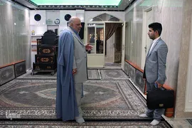 در محضر ستایشگران