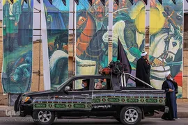 دسته عزاداری طلاب و روحانيون شیراز در سومين روز شهادت امام حسین(ع)
