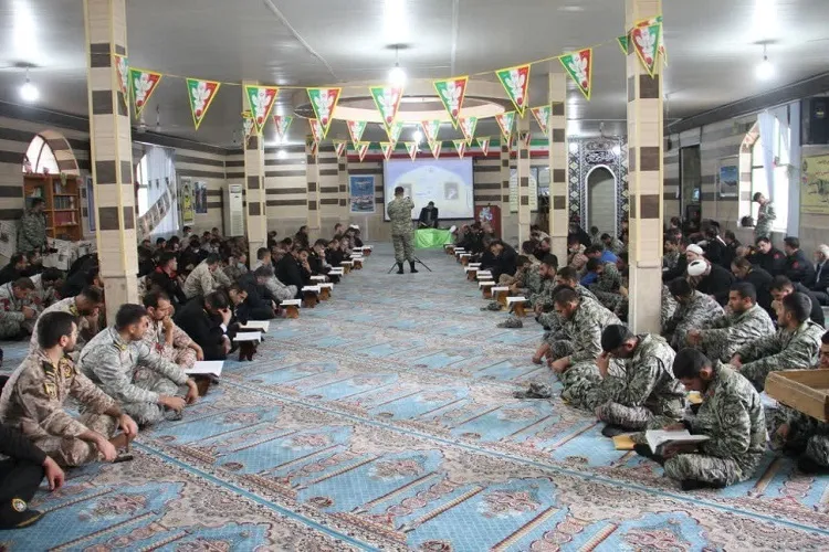 محفل قرآنی «فجر انقلاب» در مرکز تفنگداران دریایی منجیل برگزار شد