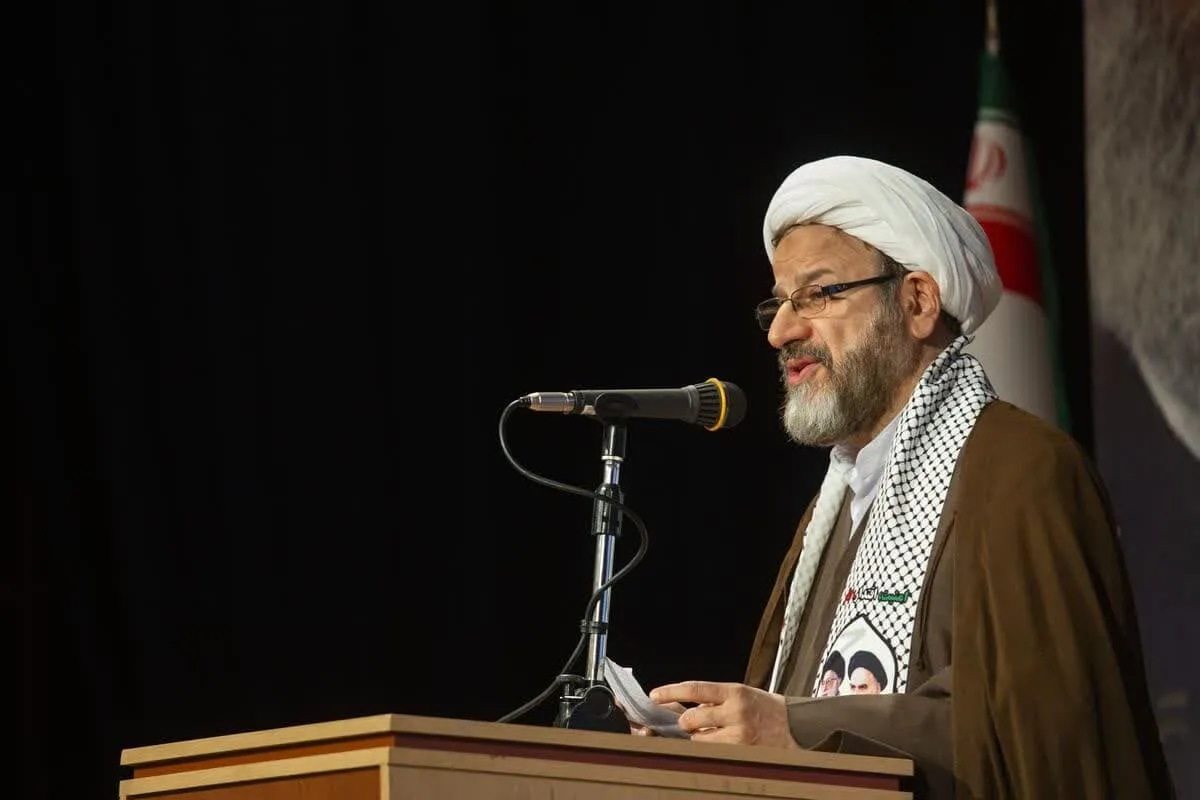 وحدت ملی و تبعیت از رهبری رمز عبور از بحران‌های بین‌المللی است