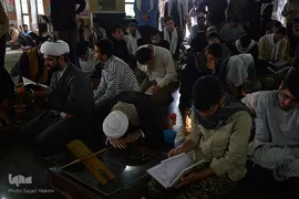 راهیان سرزمین نور
