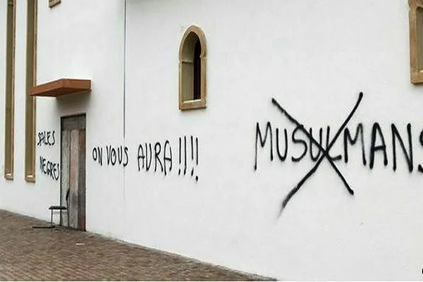 Norveç'te İslam karşıtı gösteride Kur'an-ı Kerim provakasyonu