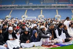 Za A Sallar Eid al-Adha a filin wasan kwallon kafa a kasar Ingila