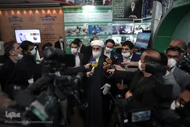 بازدید حجت الاسلام «محمدی گلپایگانی» از نمایشگاه دستاوردهای اجتماعی رزمایش همدلی برکت ستاد اجرایی فرمان امام(ره)