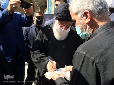 مراسم تشییع پیکر علامه محمدرضا حکیمی در حرم مطهر رضوی