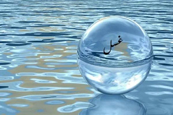 آیا غسل کردن بعد از اذان صبح مبطل روزه است؟