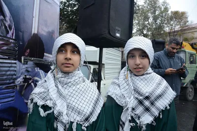 حضور اقشار مختلف مردم در راهپیمایی 13 آبان در تبریز