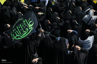 تهرانی‌ها پس از نماز جمعه در محکومیت تهاجم اسرائیل به خیابان‌ها آمدند”