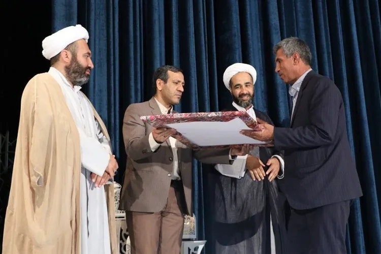 مربیان و قرآن‌آموزان بیت‌الاحزان شعب شیراز تجلیل شدند
