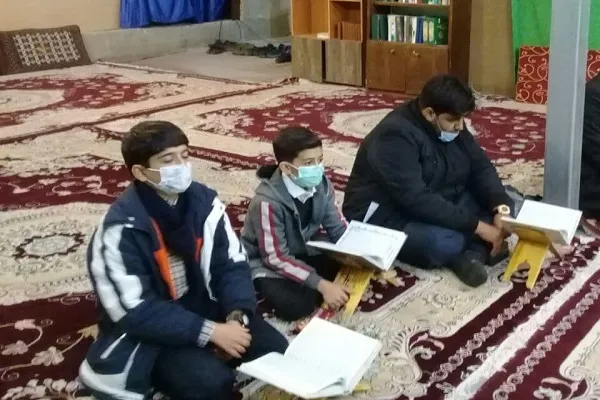 جلسه هفتگی قرآن بیت‌الزهرا(س) نهاوند برگزار شد