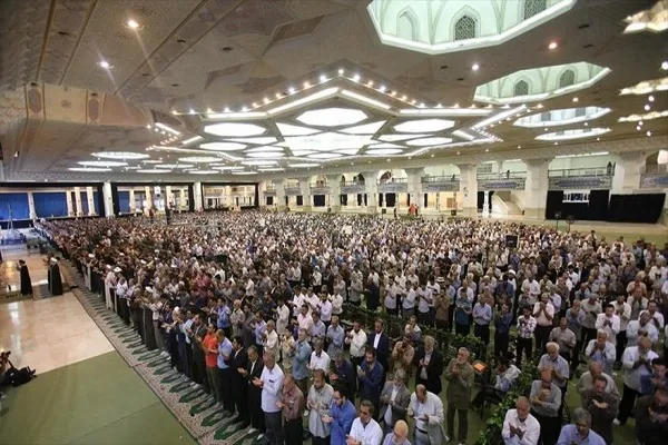 Fieles iraníes celebran Eid al-Adha + Fotos