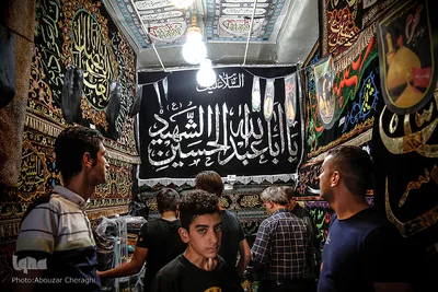 عرضه انواع لوازم هیات ها و ملزومات ماه محرم در بازار تهران