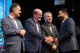 آیین اعطای تندیس ملی فداکاری دانشجویان ایران