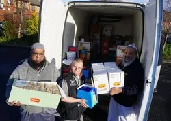 Les musulmans britanniques se mobilisent pour offrir un repas de Noël aux plus démunis