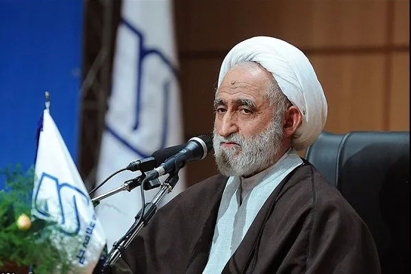 بیدارفر به کاری که علاقه و تخصص داشت مشغول بود