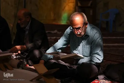 محفل جزء‌خوانی قرآن در امام‌زاده حسن(ع)