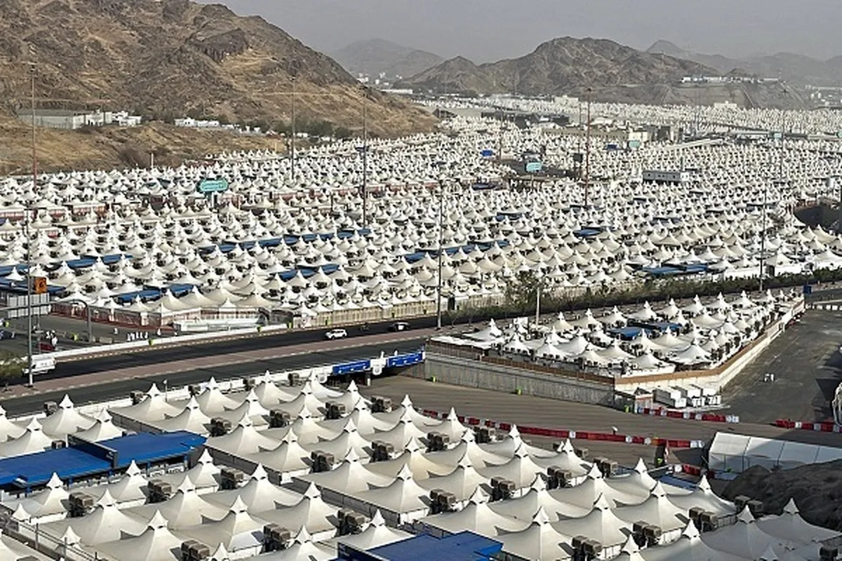 Les pèlerins se rassemblent sur le mont Arafat