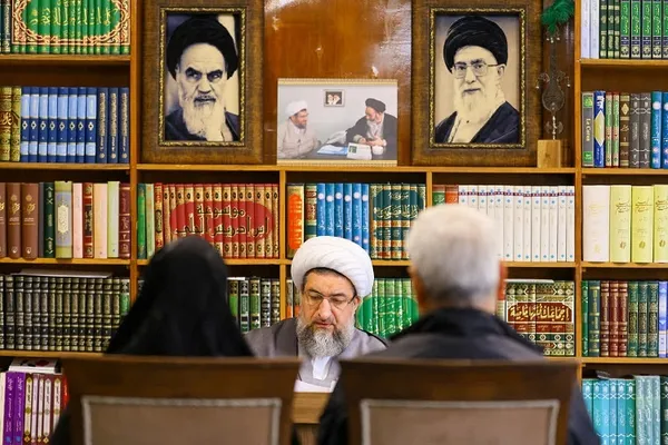 دیدار اقشار مختلف مردم با امام جمعه تبریز