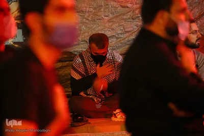 Trauerfeier am Vorabend zu Tasu´a  unter freiem Himmel  in Qom