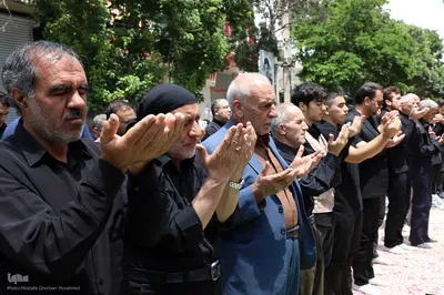 اقامه نماز ظهر عاشورا در اهر