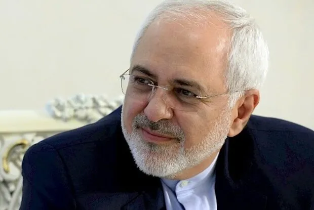 Zarif: Notre Dame'ın tahrip olmasından müteessiriz