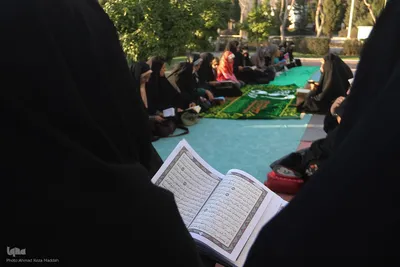 آیین جزءخوانی قرآن کریم در جوار مقبره شهدای گمنام