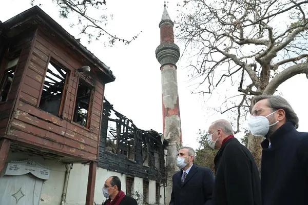 Erdoğan Vaniköy Camisi'nde incelemede bulundu